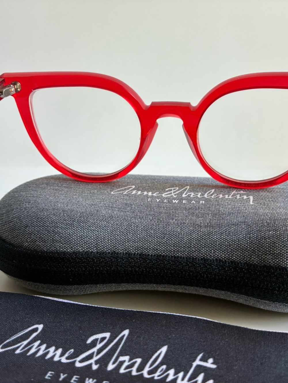 Anne et Valentin Red Bel Air Cat-Eye Glasses — Bold Translucent Frame - Picture 5 of 9